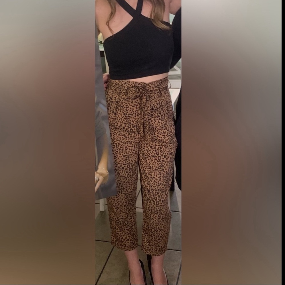 Leopard print pants 🐆 - Picture 5 of 5